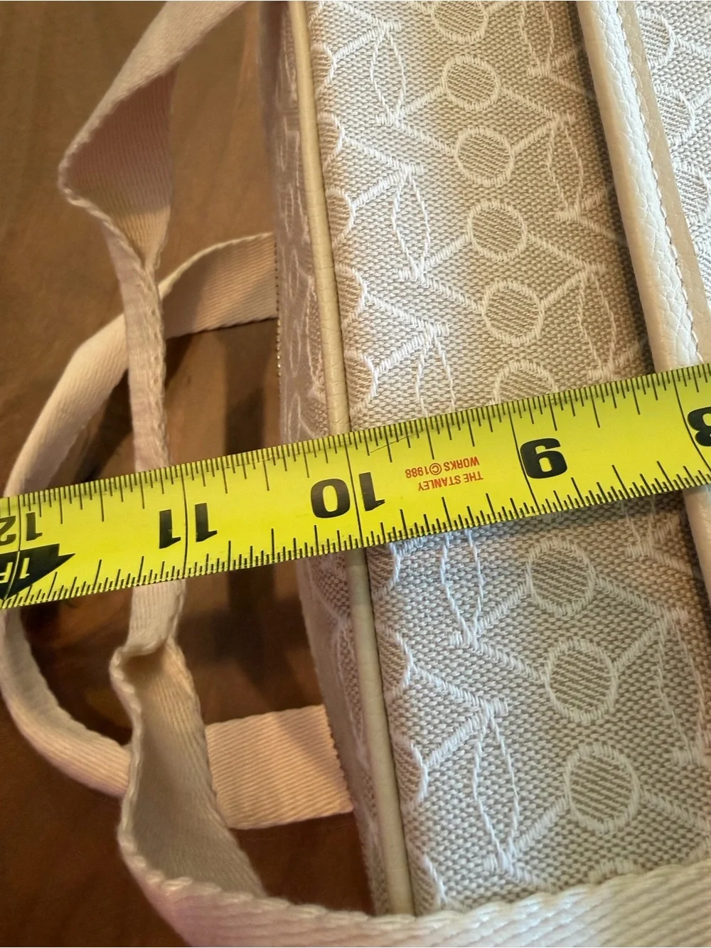 New In Package $895 Bonpoint Denver Changing Bag in Beige Luxury